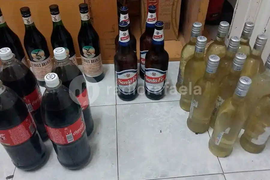 Saltó el tapial de un reconocido bar de Rafaela y robó varias bebidas: quedó detenido