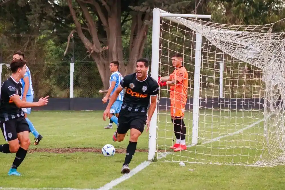 Atlético Mar del Plata goleó en Olavarría