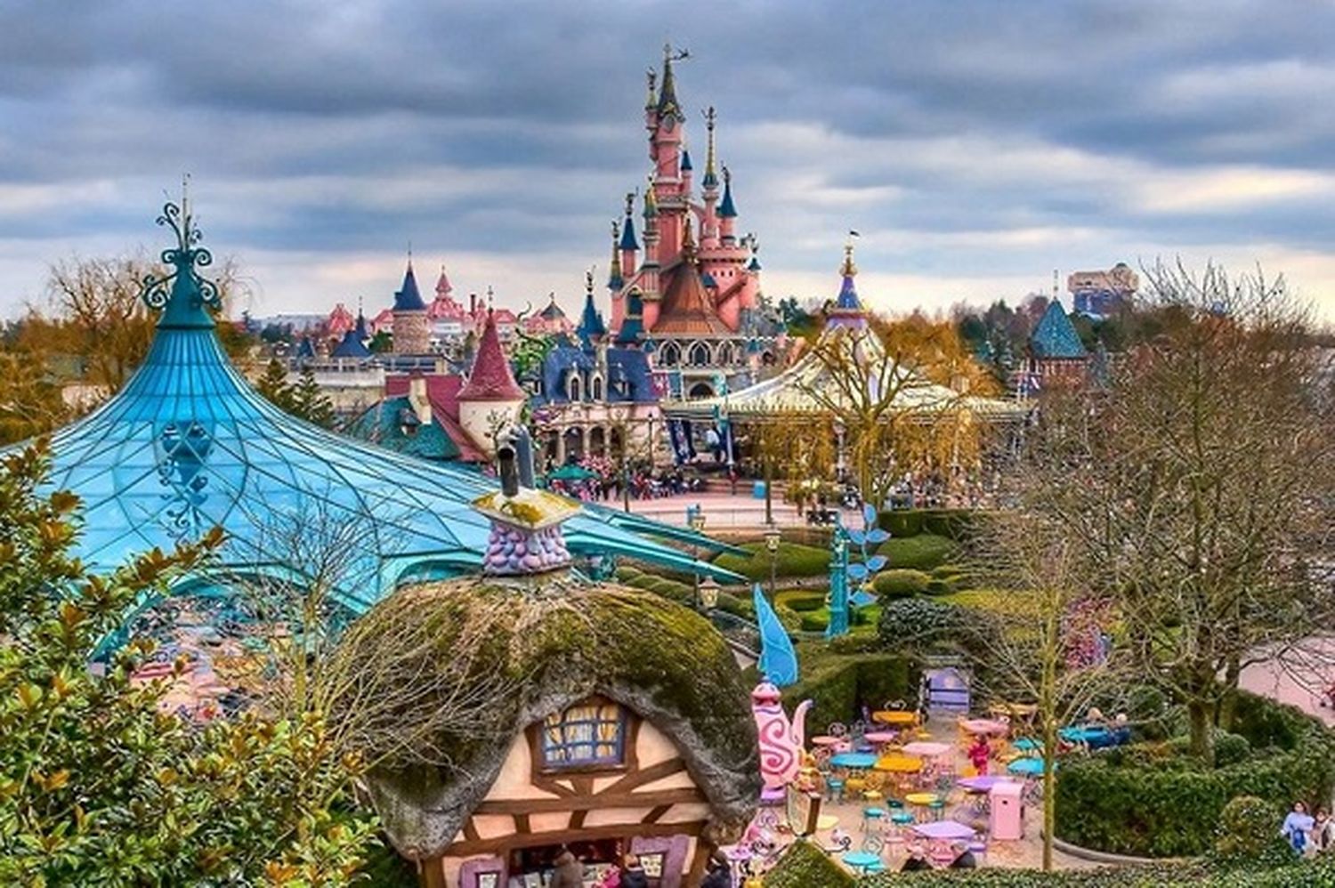 Niña de 9 años descubre la contraseña de PayPal de su padre y compra un tour a Disney