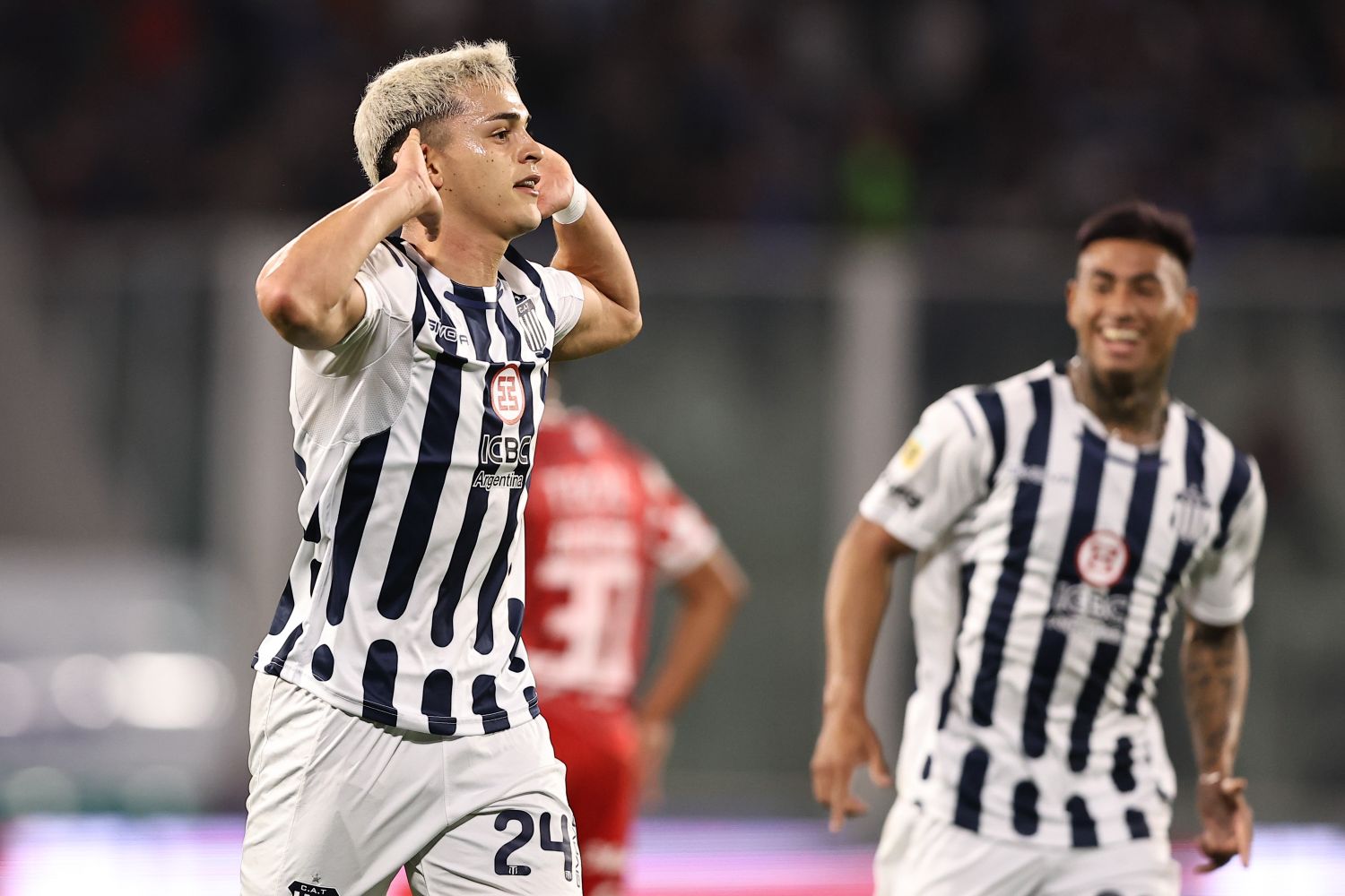Talleres se recuperó con una goleada a Barracas