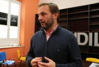 Lafosse visitó el barrio Canadá y aseguró que mañana comenzarán a realizar trabajos