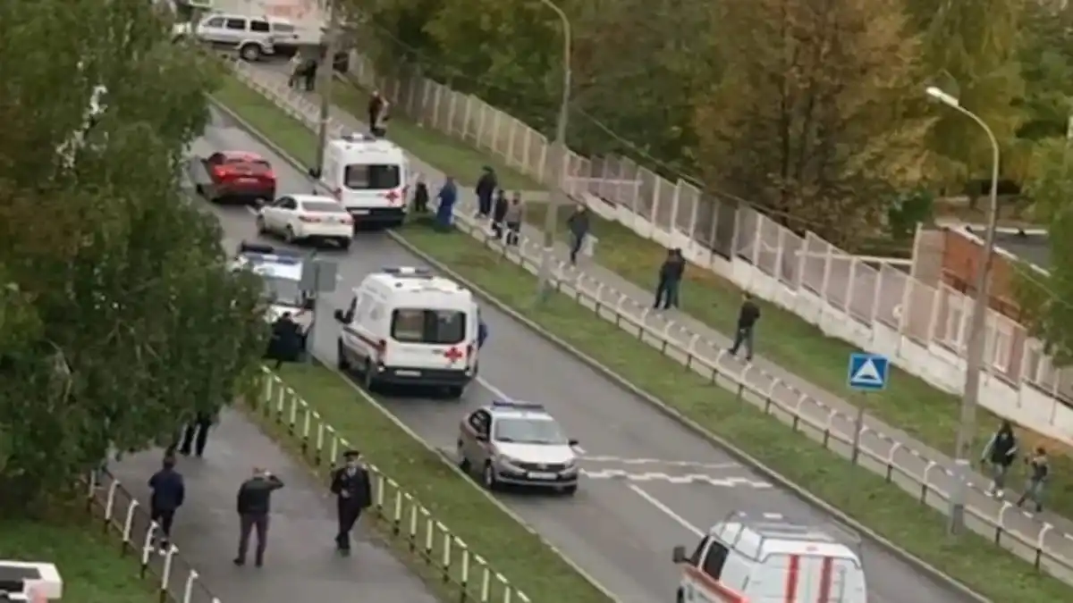 TIROTEO EN ESCUELA DE RUSIA: hombre armado mató a 14 personas, entre ellas 7 niños e hirió a otros 20