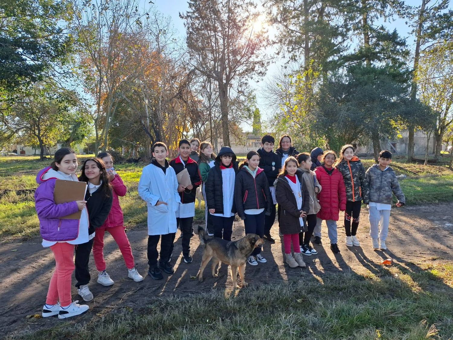 Intercambio educativo: estudiantes de la Escuela N.º 108 visitaron la Agrotécnica J.J. de Urquiza