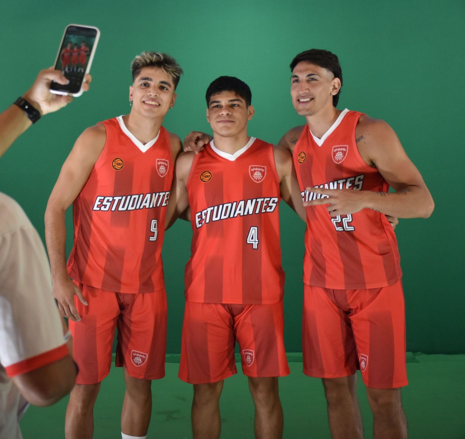 El Rojo busca bajar al líder