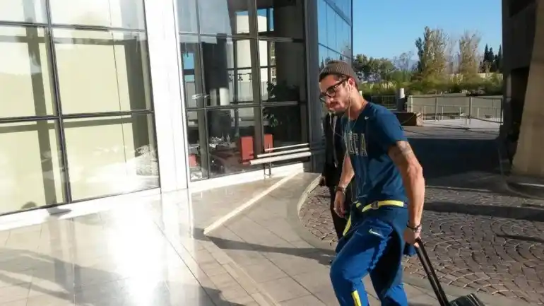 Osvaldo no fue a entrenar y se especula con su salida de Boca