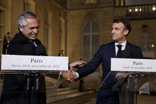 Que se reúnan “cuanto antes” oposición y gobierno venezolano: el llamado de Macron