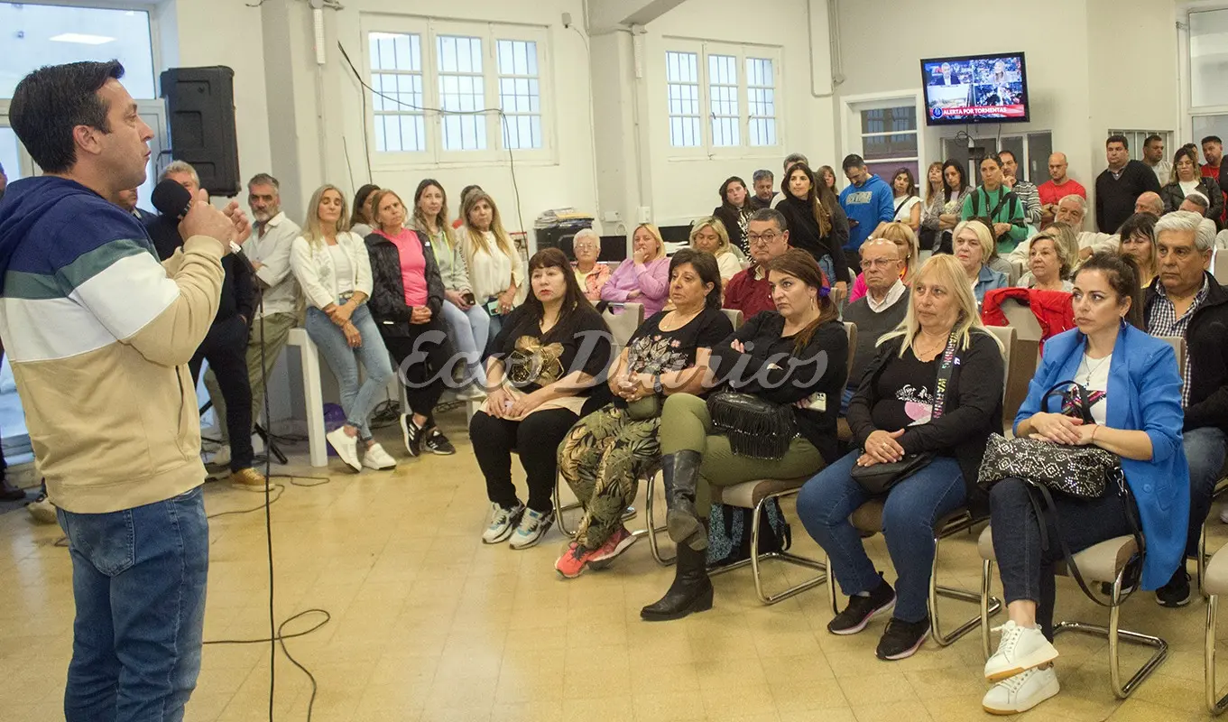 Palabras. Brindó anoche en el local de Nueva Necochea el intendente Arturo Rojas