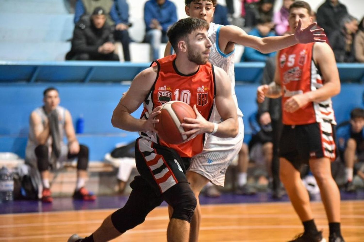 Central defiende la punta en su cancha ante BH en el destacado de la cuarta fecha