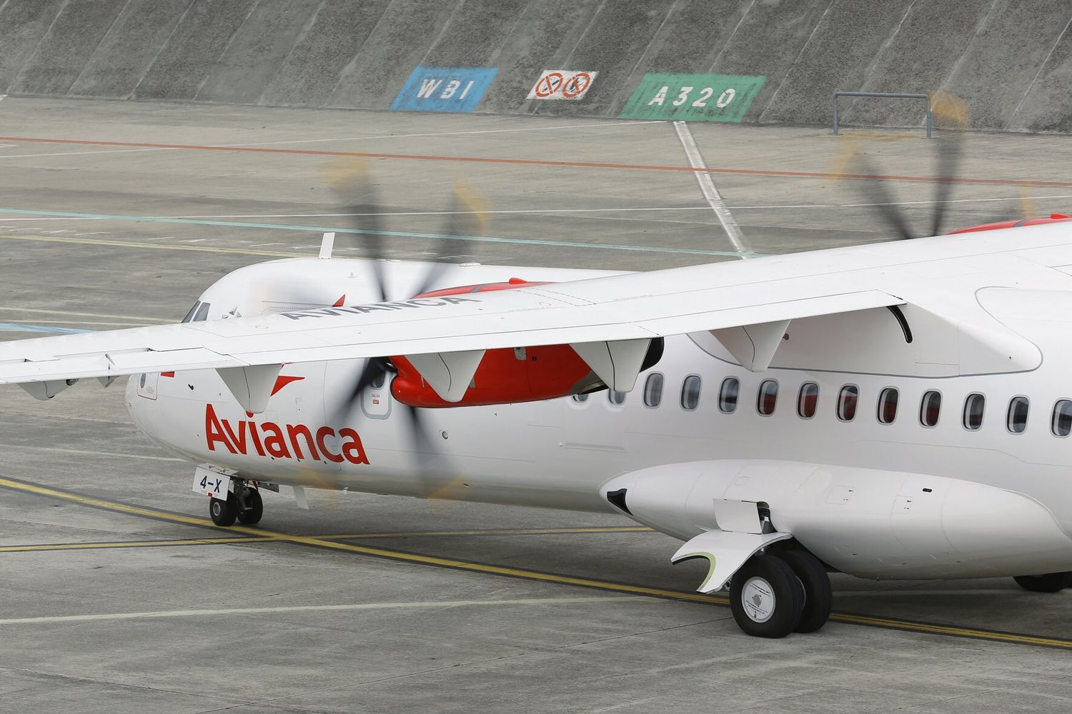 Avianca Partners with CLIC for ATR 72 Regional Operations Through March