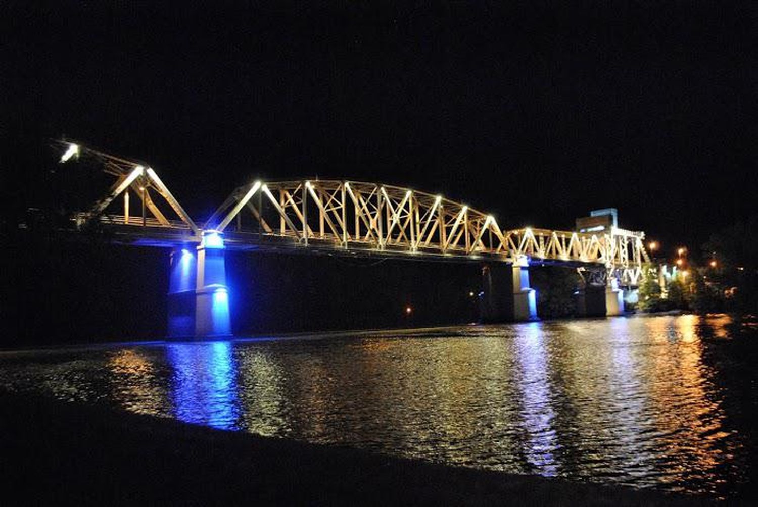 El 20 de diciembre será inaugurado el puente de Carmen de Patagones 