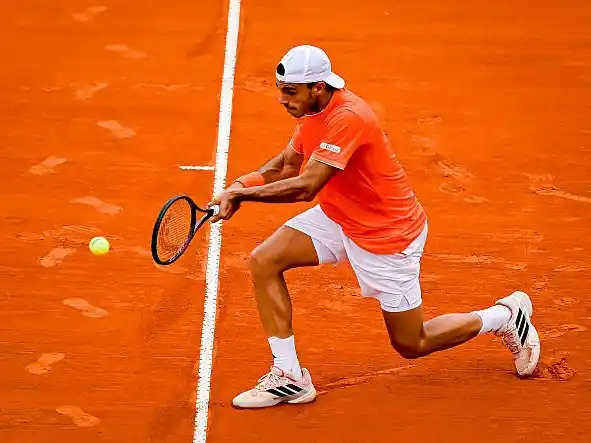 Cerúndolo arrasó a Nava y se metió en semifinales