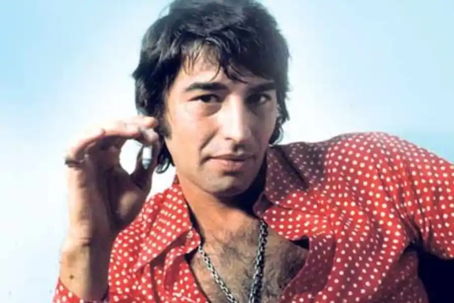 Sandro publicó 52 albumes y vendió 8 millones de discos