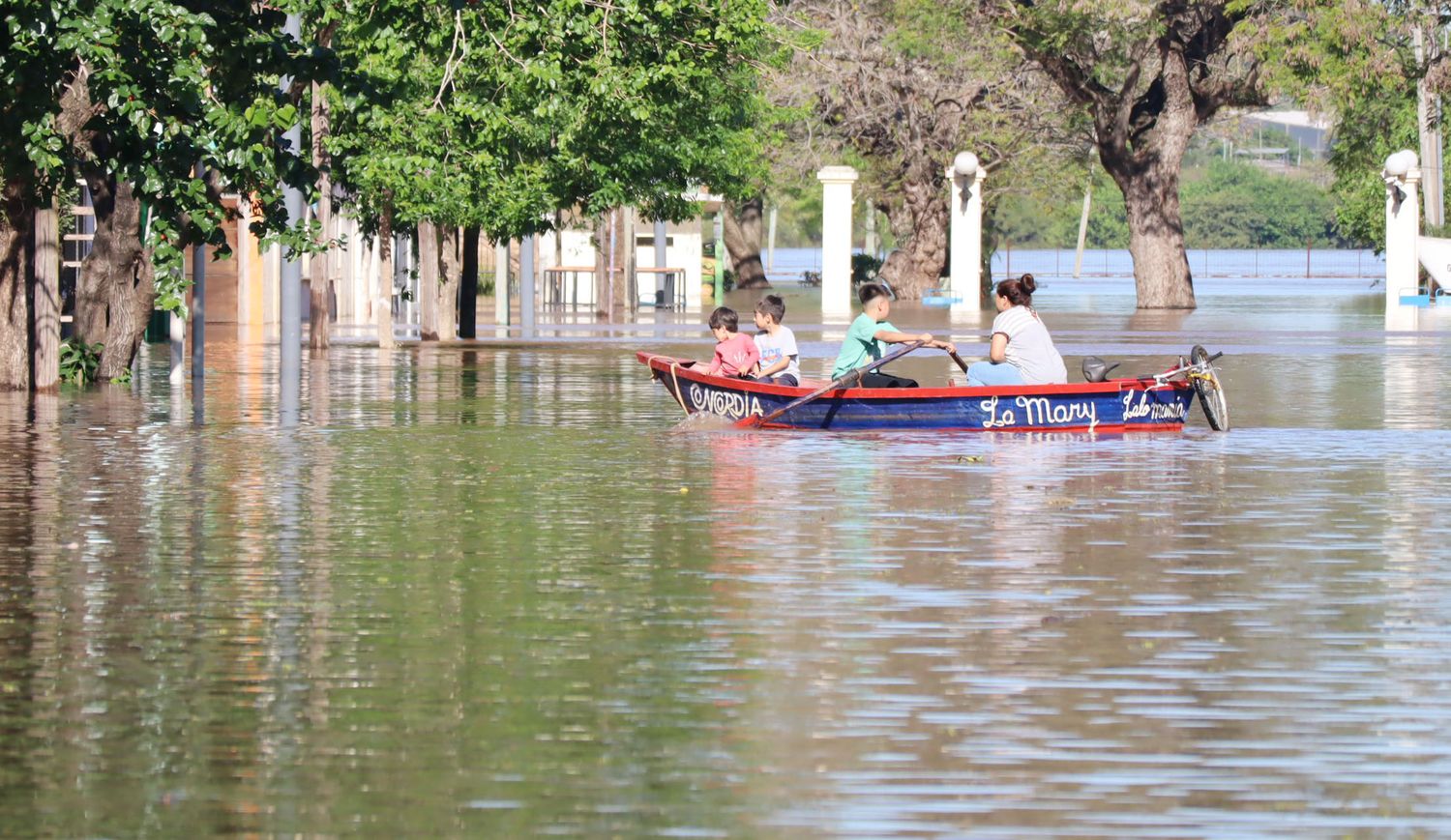 La provincia coordina con municipios de las costas de  Paraná y Uruguay el envío de asistencia ante las lluvias