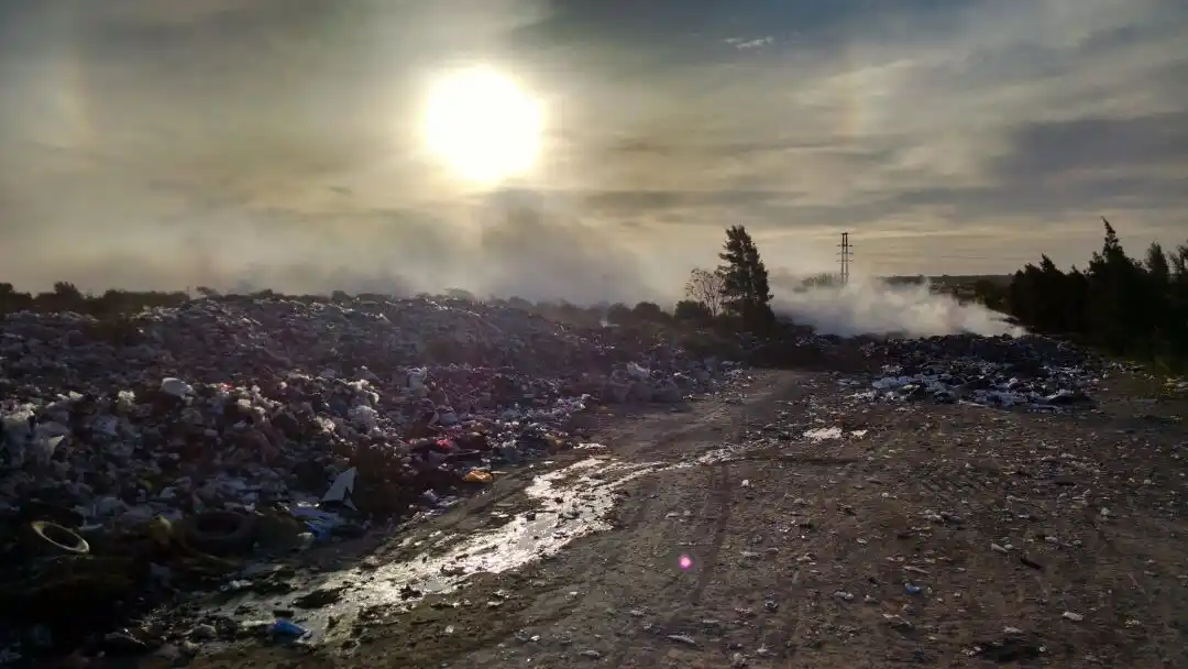 Incendio en basural en Ruta 9, altura Baradero