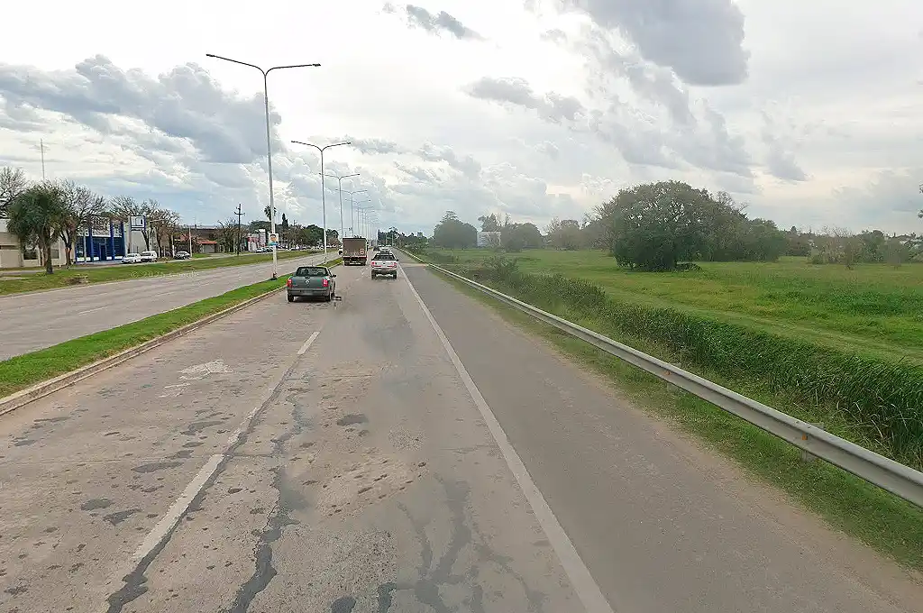 Otra tragedia vial en Rafaela: un joven de 22 años se cayó de su moto y falleció