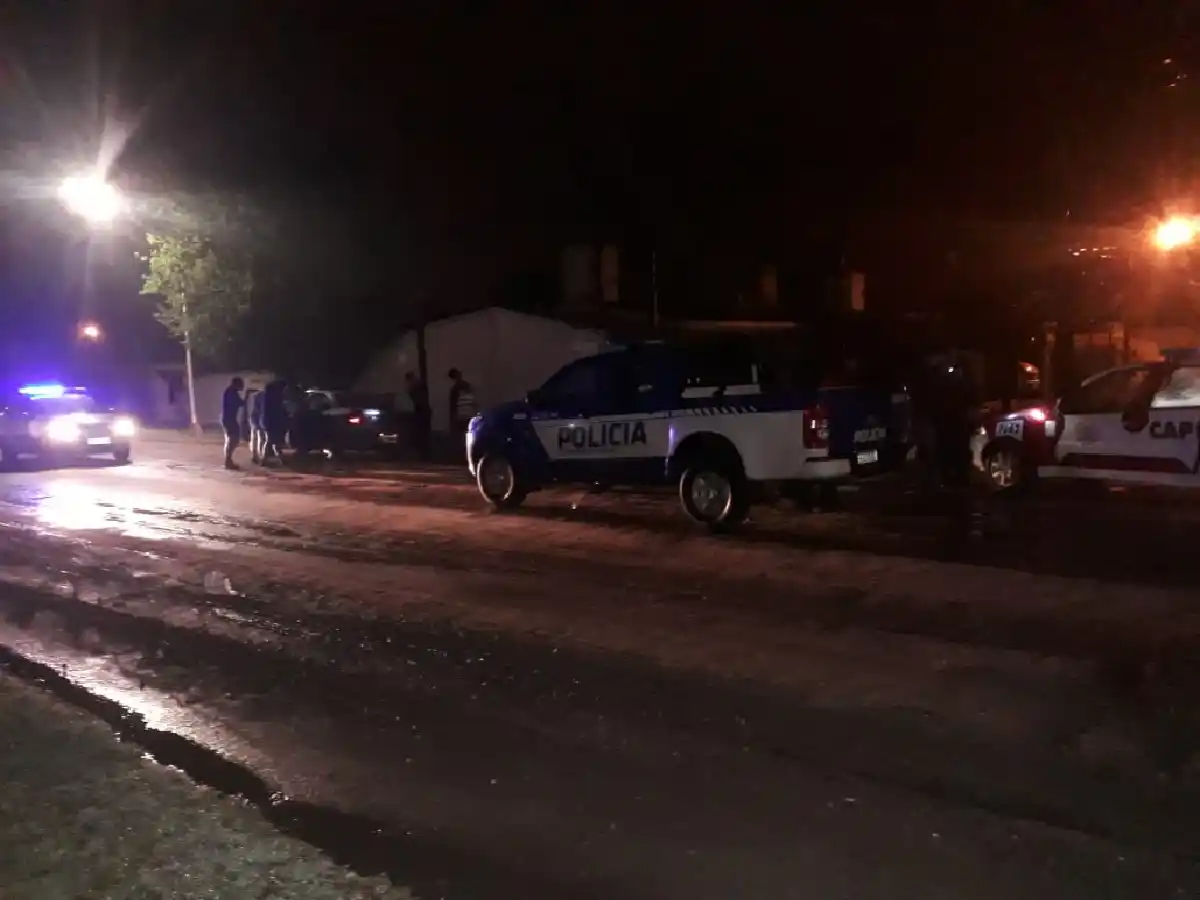 Las Varillas: persecución policial, tiros y detención 