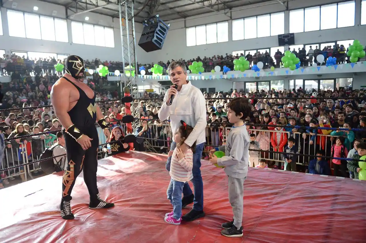 Zabaleta celebró junto a más de mil chicos el Día del Niño en Hurlingham