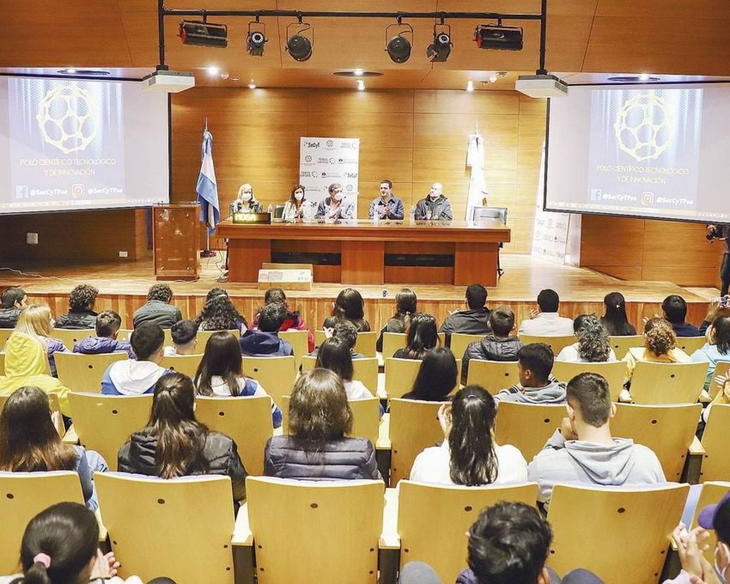 Estudiantes secundarios del interior 
visitaron el Polo Científico y Tecnológico