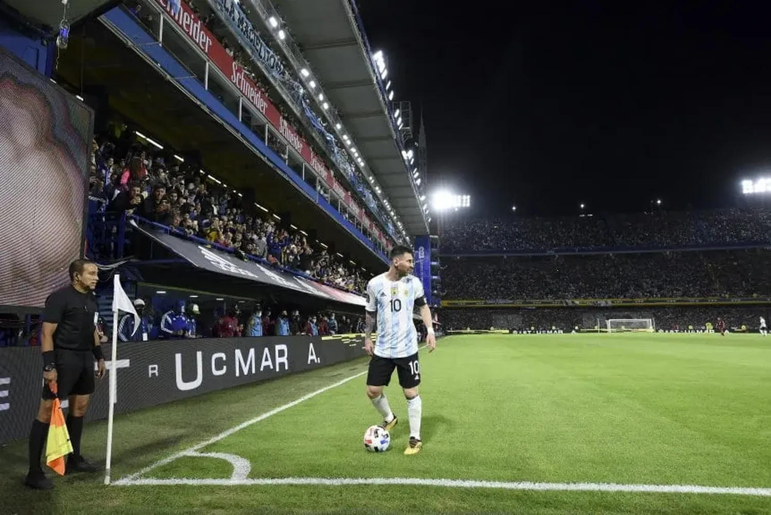 La Selección Argentina jugará en "La Bombonera" frente a Uruguay.