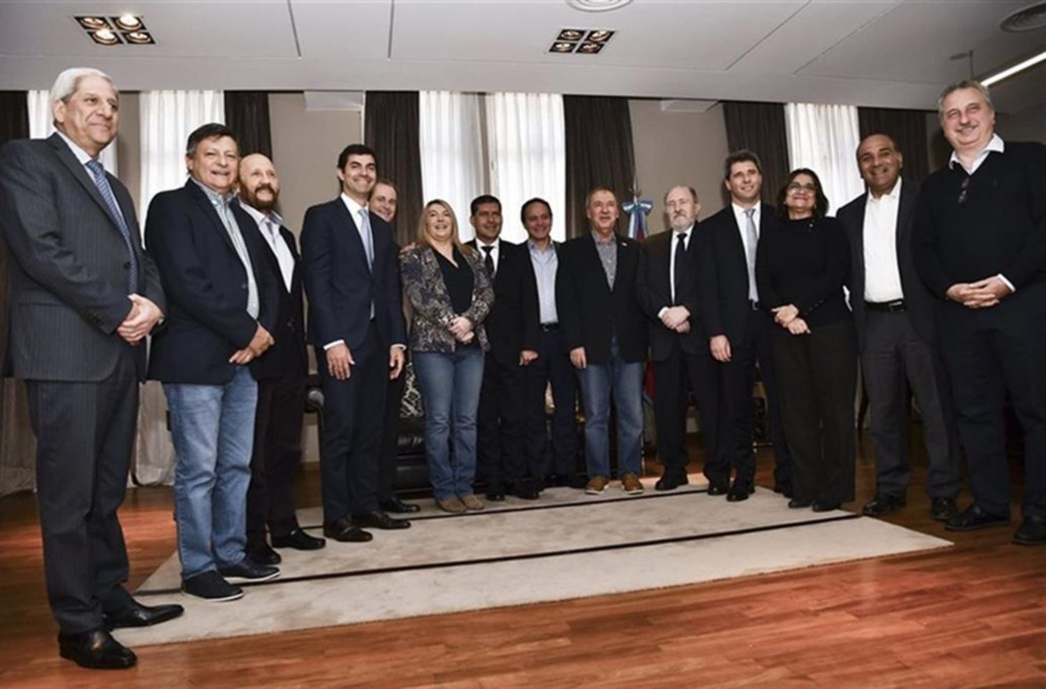Gobernadores del PJ pidieron que Macri los convoque "al diálogo"