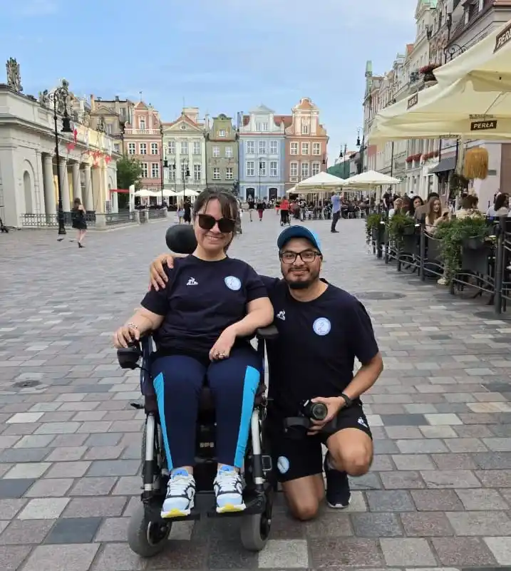 Stefanía y Juanjo en el centro de Posnan, Polonia-