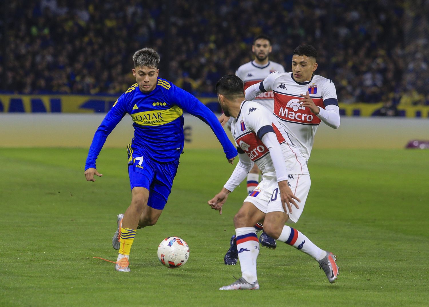 Boca resolvió a puro gol un partido complicado