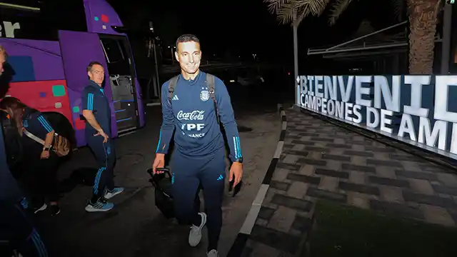 Scaloni llegó a Qatar junto a la delegación argentina: el cronograma de la Selección