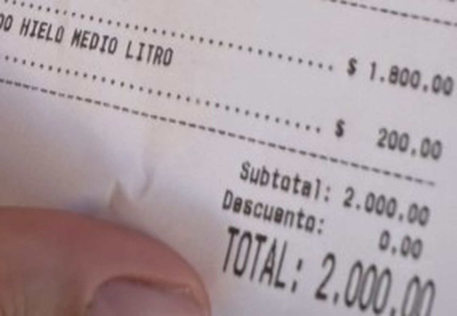 La influencer mostró el ticket y "la mataron" en X.