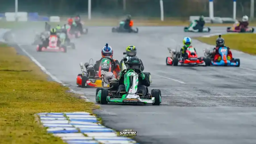 Podio y triunfo para Franco Balbuena en el Karting Entrerriano bajo la lluvia en Villaguay