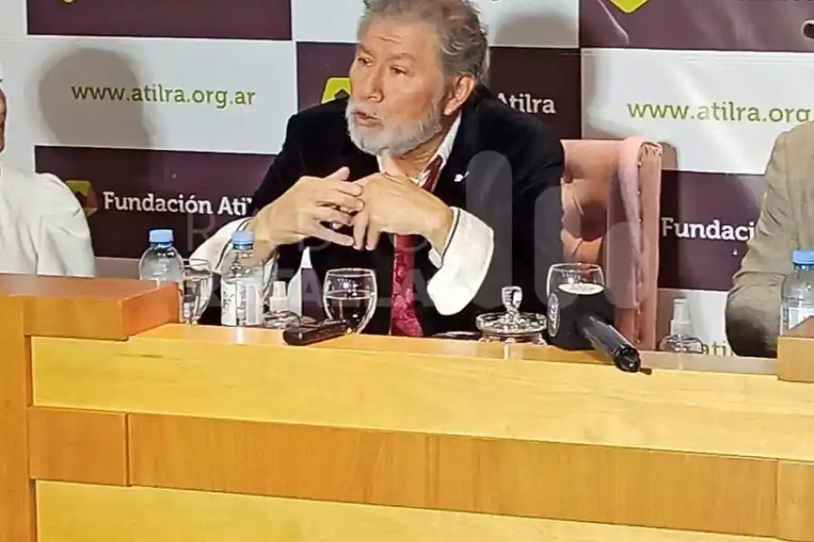 Presentaron en Sunchales el libro "Desde el Alma" escrito por Etín Ponce: mirá la conferencia completa