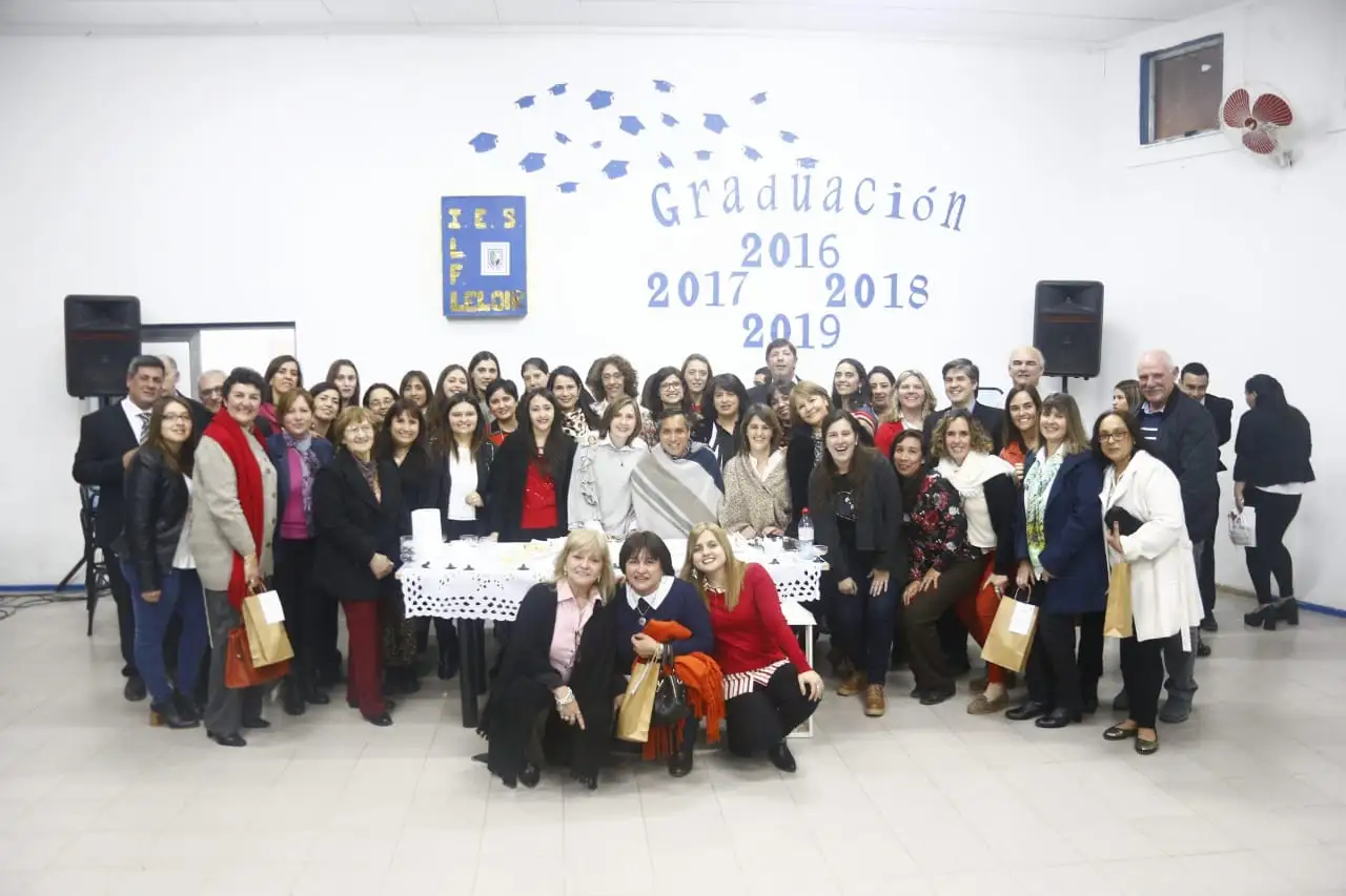 Actos de Graduación IES Leloir - ANIVERSARIO DIARIO 13 DE NOVIEMBRE (2)