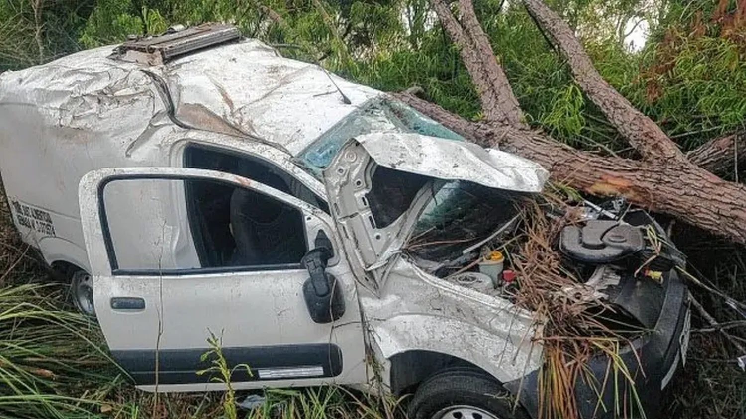 Ruta 12: dos mujeres hospitalizadas tras volcar su vehículo