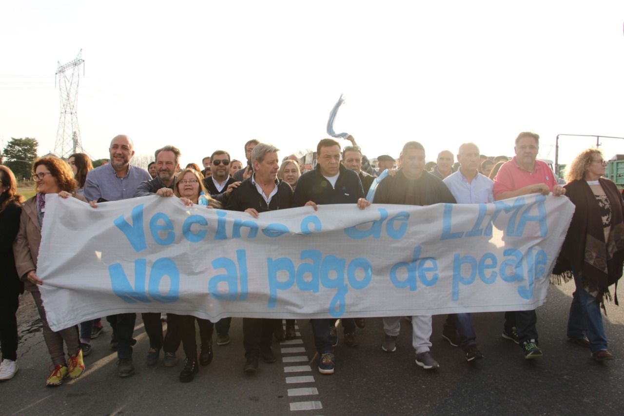 Masivo reclamo: Vecinos de la localidad de Lima piden "no pagar peaje" para ir a trabajar
