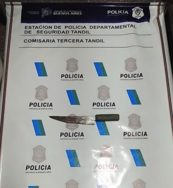 Aprehendieron a un hombre que amenazó con una cuchilla a una chica