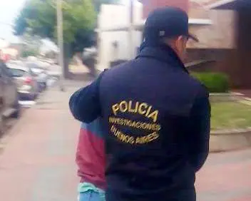Golpeó a su ex pareja e intentó llevarse al hijo por la fuerza