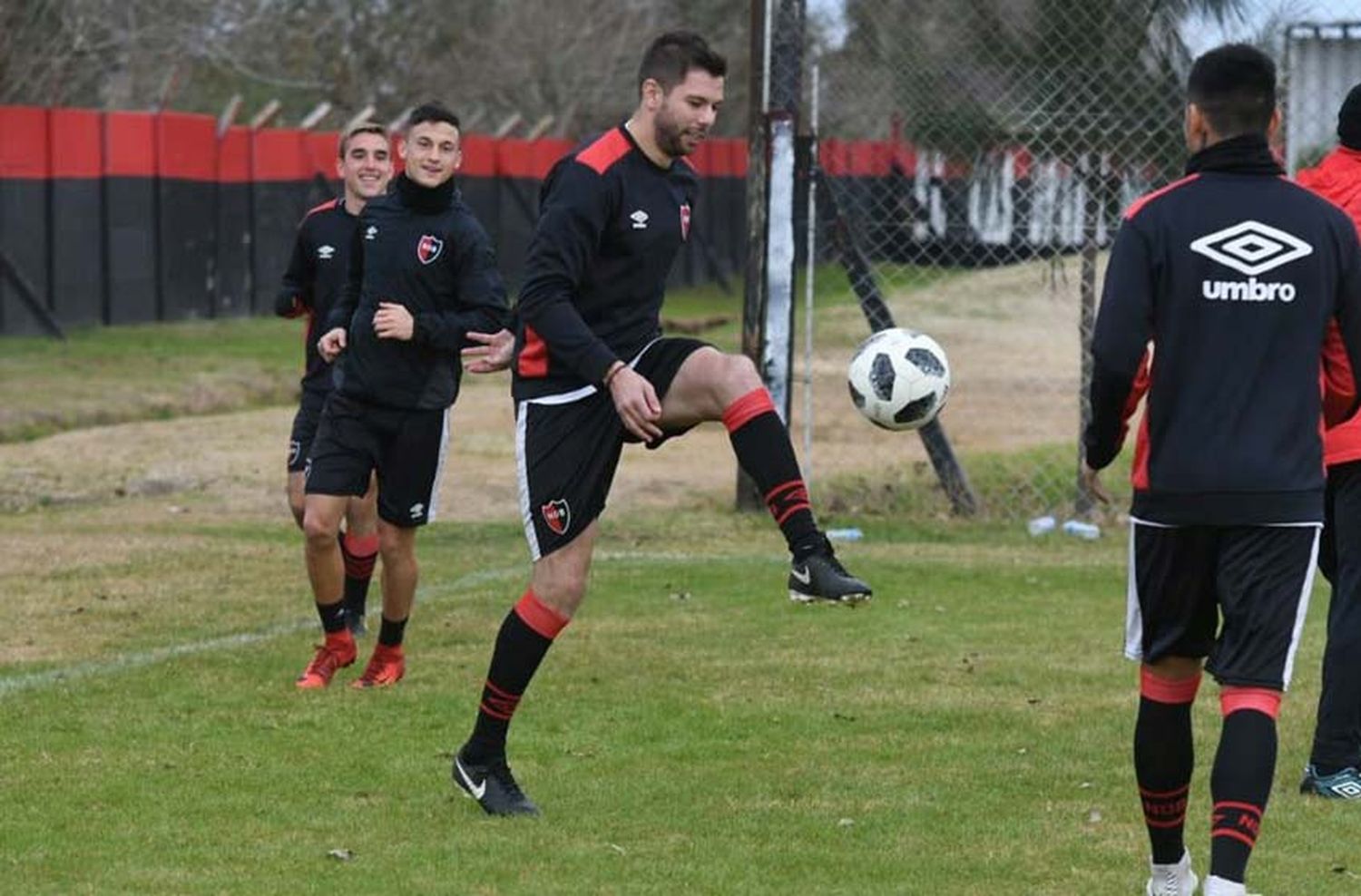 Entrenamiento con caras nuevas y ausencias