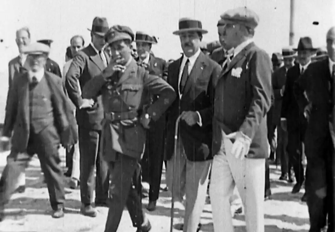 La actividad propone recordar esta hazaña de la aviación mundial y la visita de los notables pilotos a la ciudad.