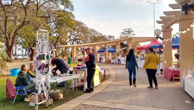 La Feria Paseo del Río tendrá su edición especial navidad en la costanera