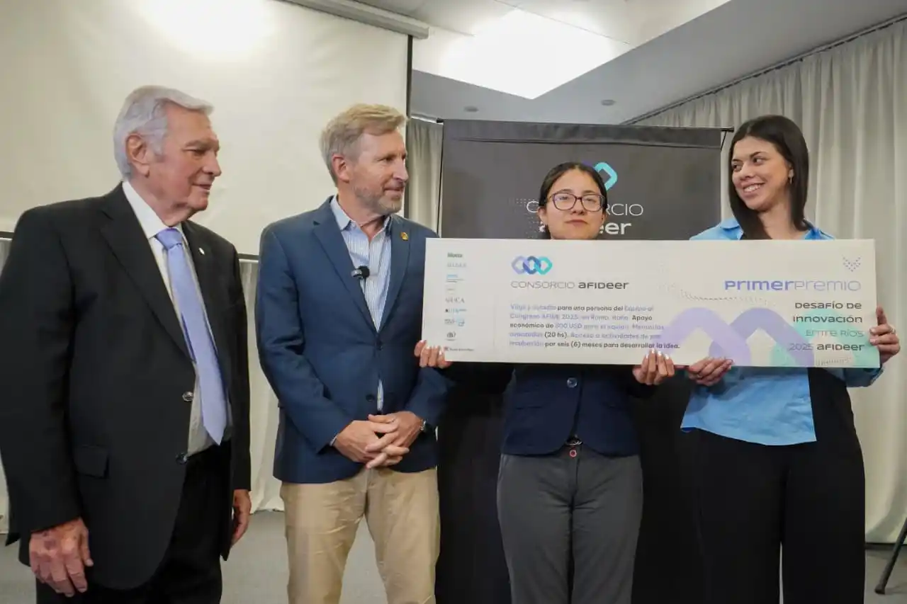 Jóvenes presentaron soluciones innovadoras en la Jornada Final del Desafío de Innovación Entre Ríos 2025