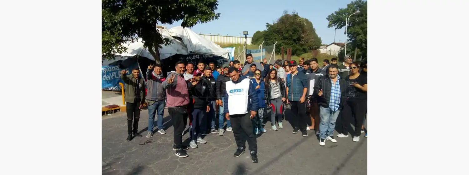 Sexto día de bloqueo en la terminal: maleteros no descartan profundizar medidas
