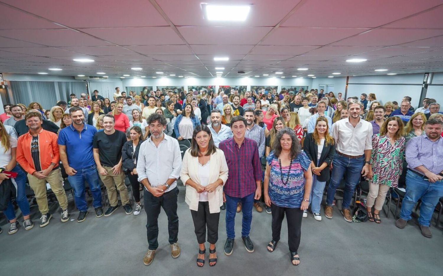 Clara García: “Queremos a los chicos en las escuelas y que los docentes puedan enseñar en condiciones”