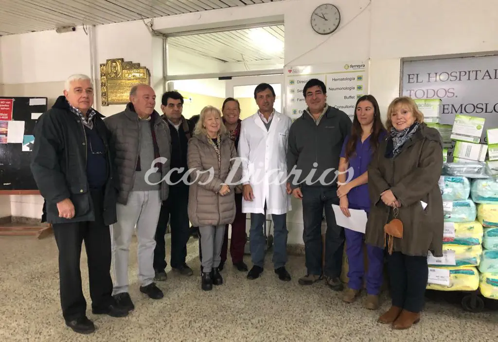 Entrega de insumos para el Hospital