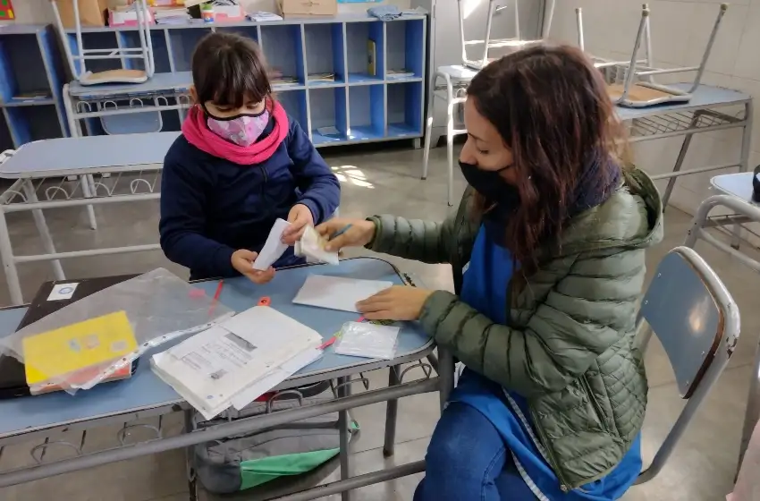 Gobierno bonaerense creó programa para intensificar la enseñanza de alumnos secundarios y primarios