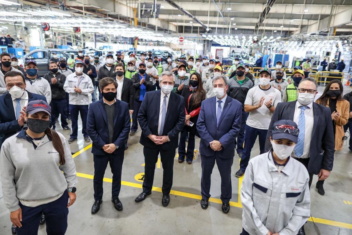 Axel Kicillof y Alberto Fernández presenciaron reapertura de Toyota de Zárate