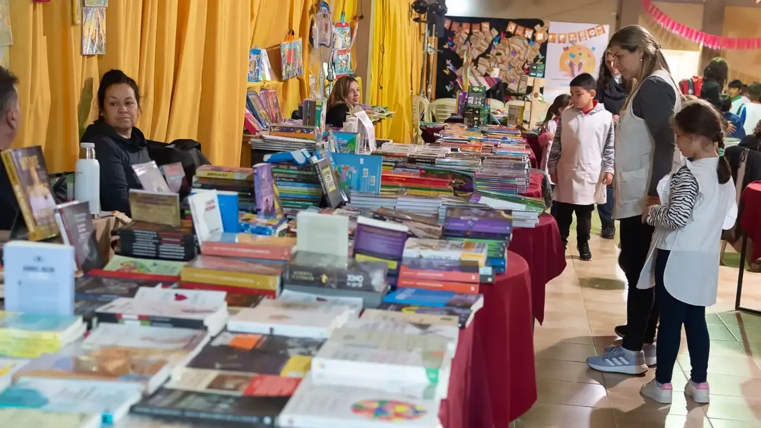 Miramar abre su cuarta Feria Popular del Libro con literatura local y raíces regionales