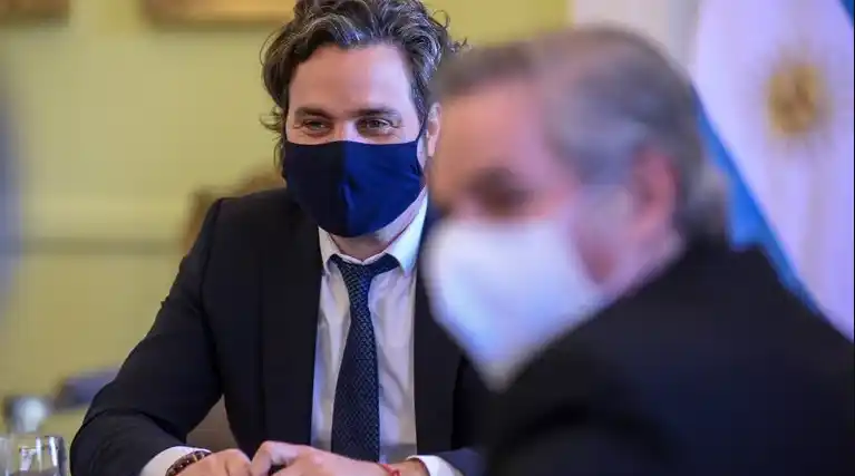 Cafiero les pidió "perdón a los trabajadores de la salud por no evitar la marcha"