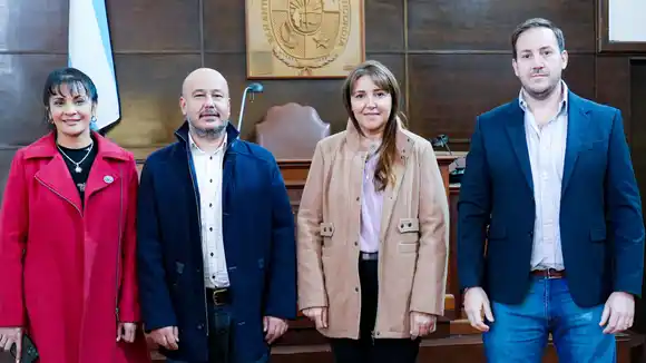 Críticas al intendente Azcué por ajustes en políticas sociales y alimentarias