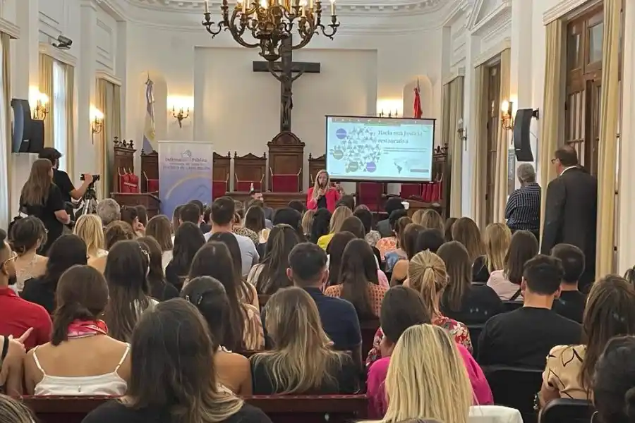 La Defensora Provincial recibió al referente internacional del método APAC y a referentes locales