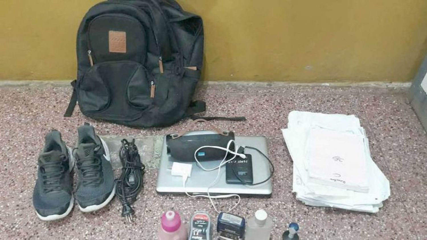 La Policía detuvo a un hombre con droga y bienes sustraídos