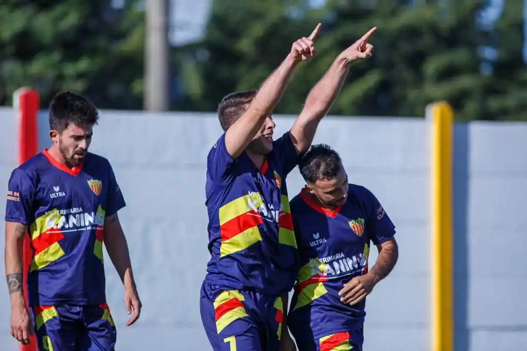 Se jugaron los adelantados de Primera y Segunda